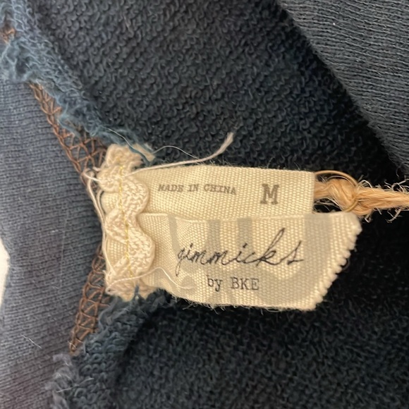 Gimmicks - Picture 3 of 5